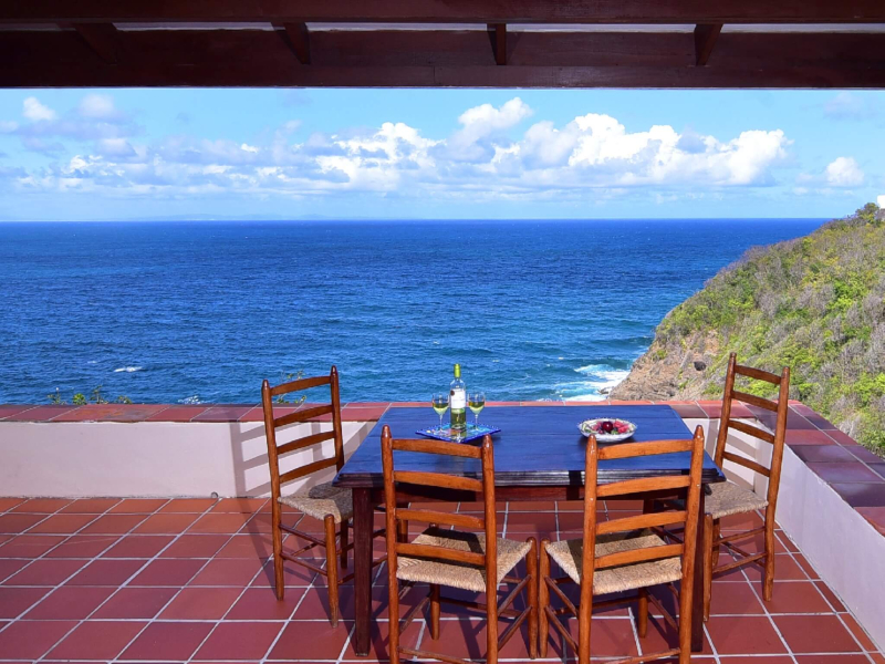 Cliffside Oceanview Estate with outdoor dining area