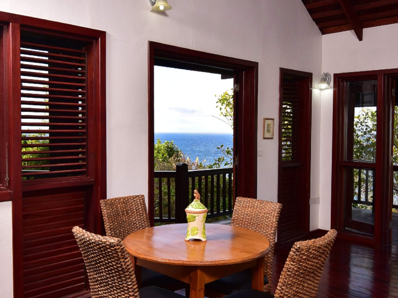 St. Lucia Real Estate Cliffside Oceanview Estate dining area